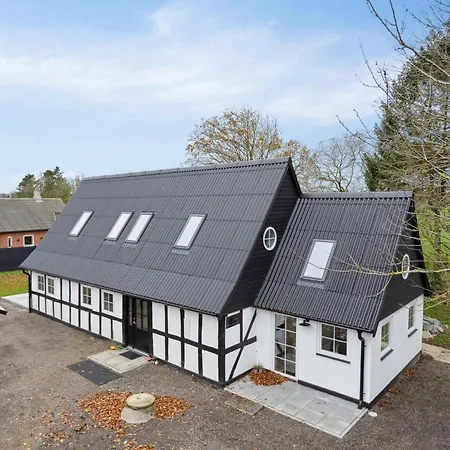 Comfortably In Scenic Surroundings