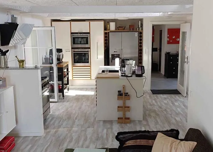 Comfortably In Scenic Surroundings *