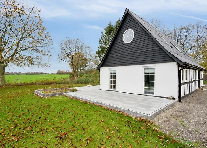 Comfortably In Scenic Surroundings Ellerup